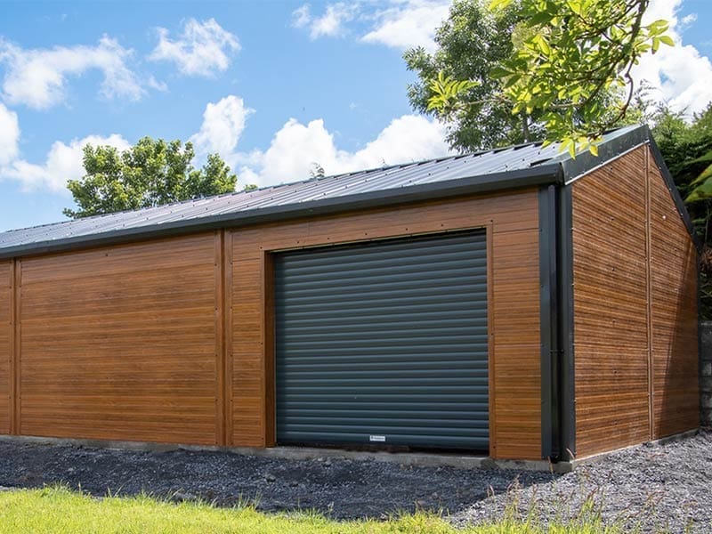 9.2m x 6m Gold Range unit with Golden Oak flat panel, roller on side & window